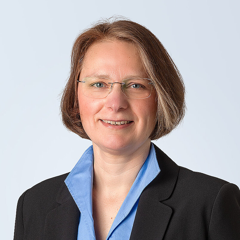 Dr. Simone Claußen, LL.M. (Southampton)