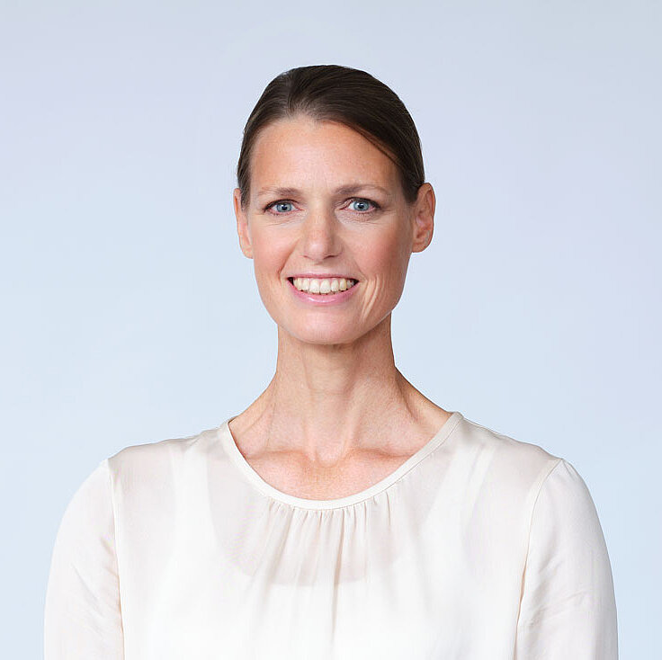 Dr. Julia Achtmann