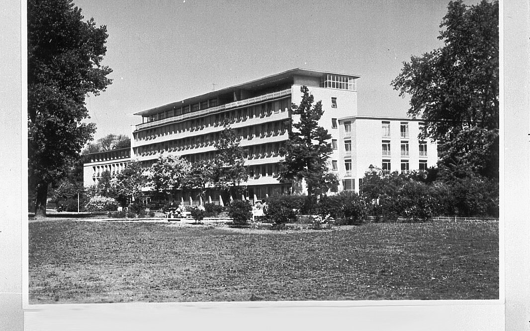 Auf dem Bild sieht man das BLD Gebäude in Köln aus dem Jahr 1954.